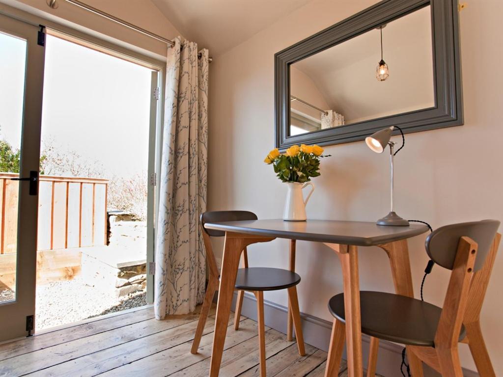 Grove Park Bed & Breakfast Нюпорт Екстериор снимка