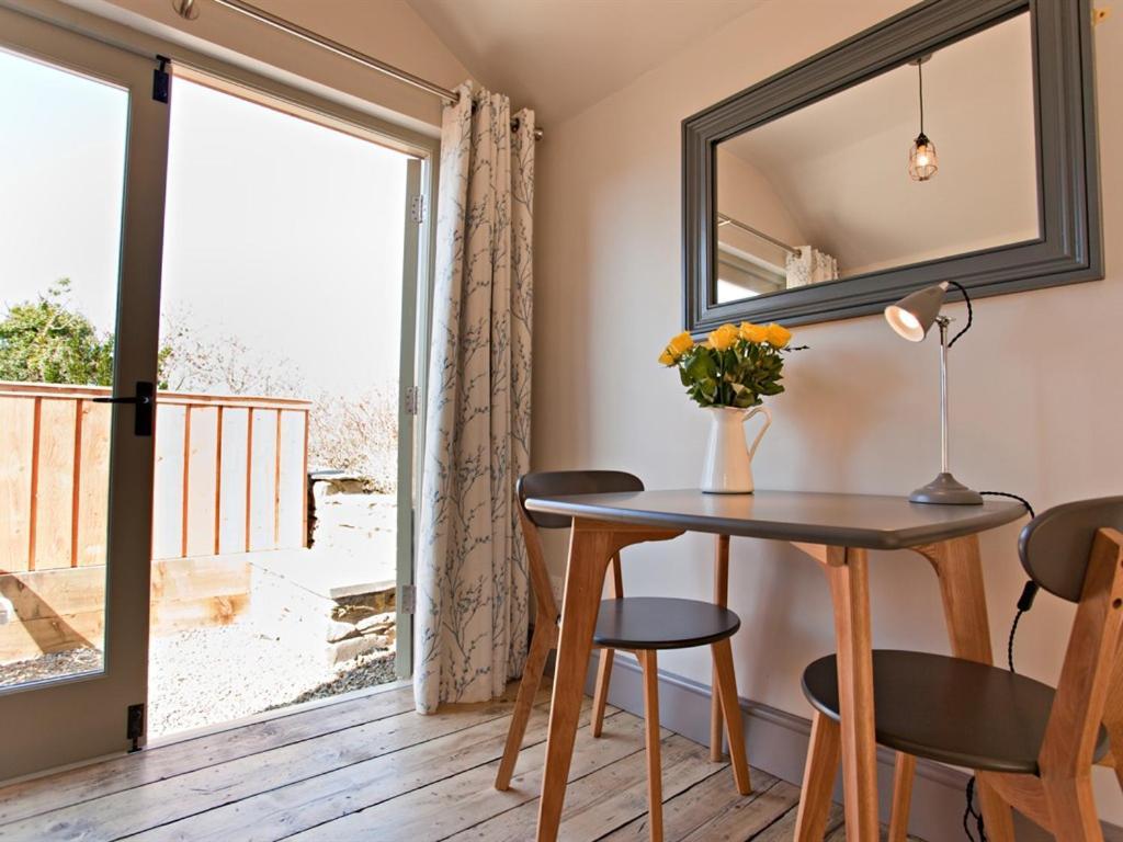 Grove Park Bed & Breakfast Нюпорт Стая снимка